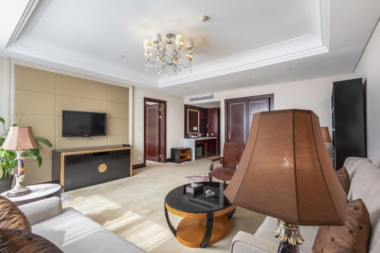 فندق Wyndham Xinyang Downtown المظهر الخارجي الصورة