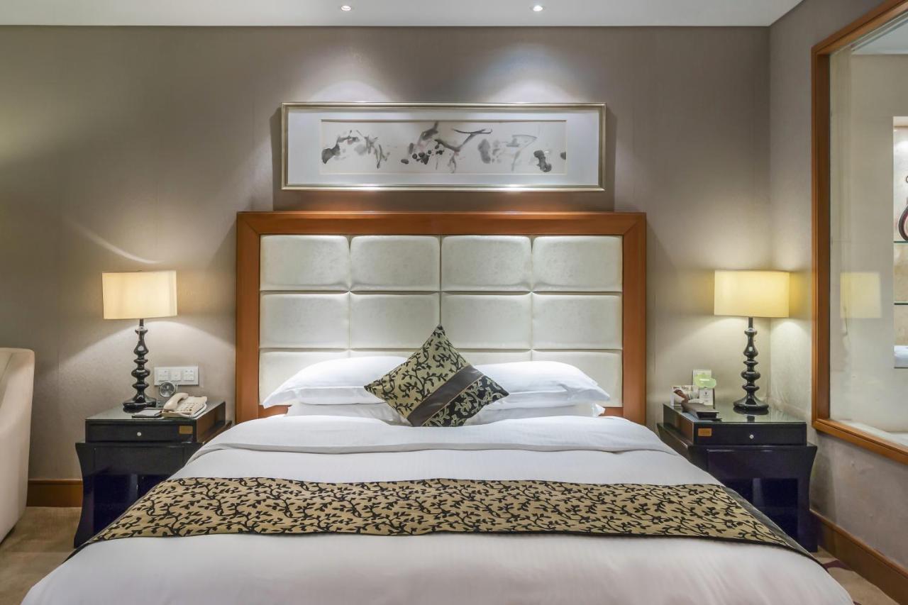 فندق Wyndham Xinyang Downtown المظهر الخارجي الصورة