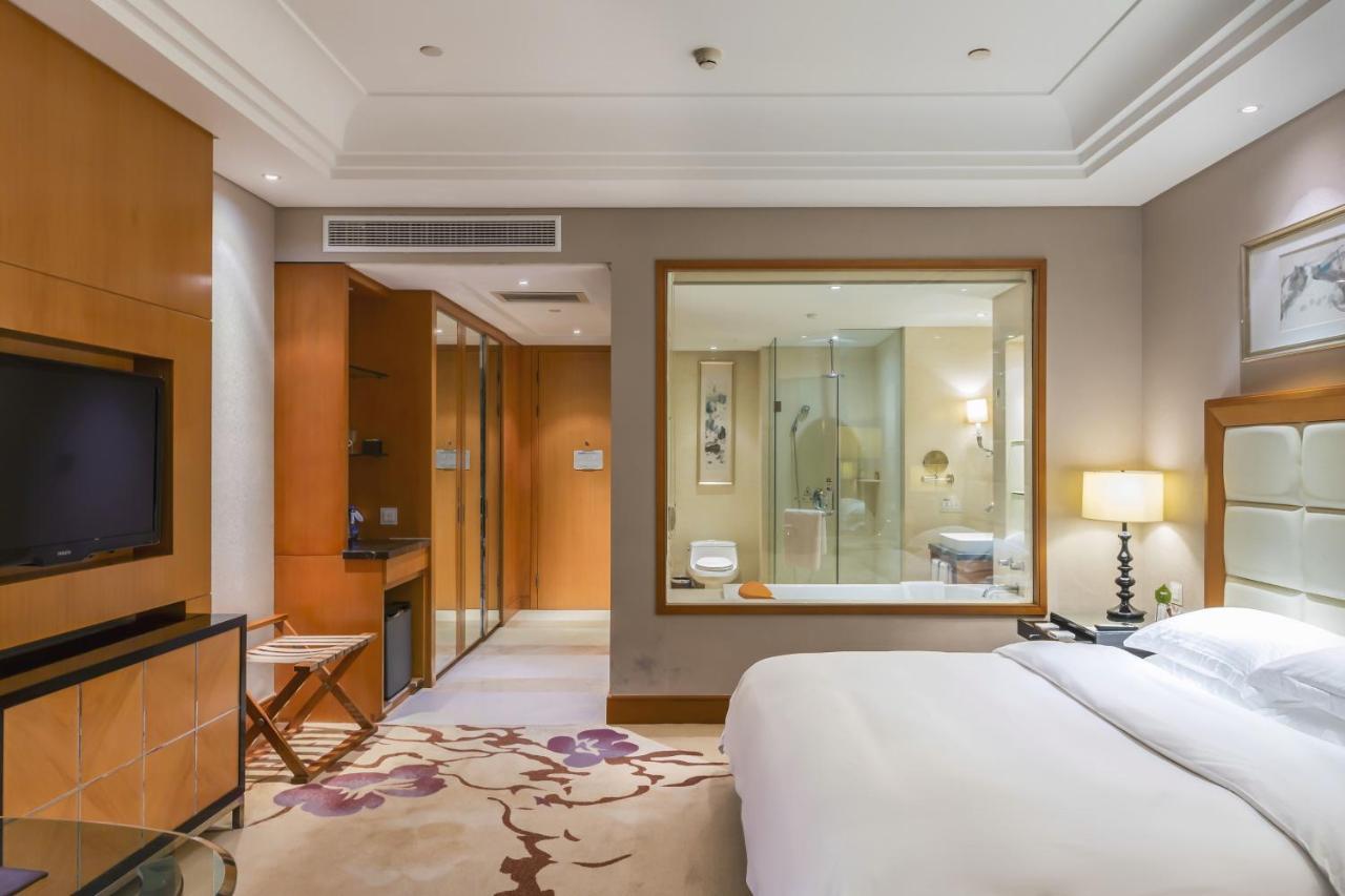 فندق Wyndham Xinyang Downtown المظهر الخارجي الصورة