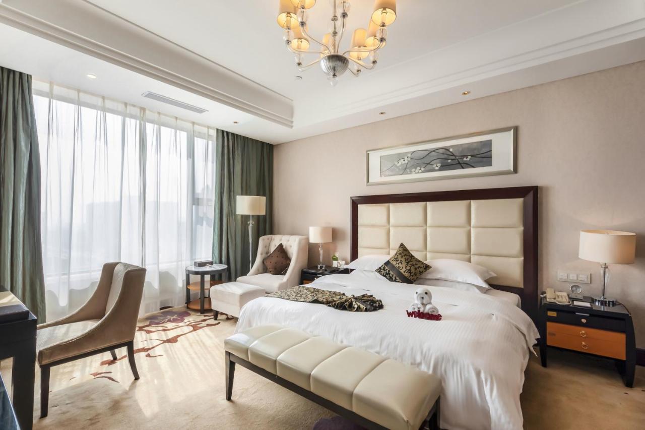 فندق Wyndham Xinyang Downtown المظهر الخارجي الصورة