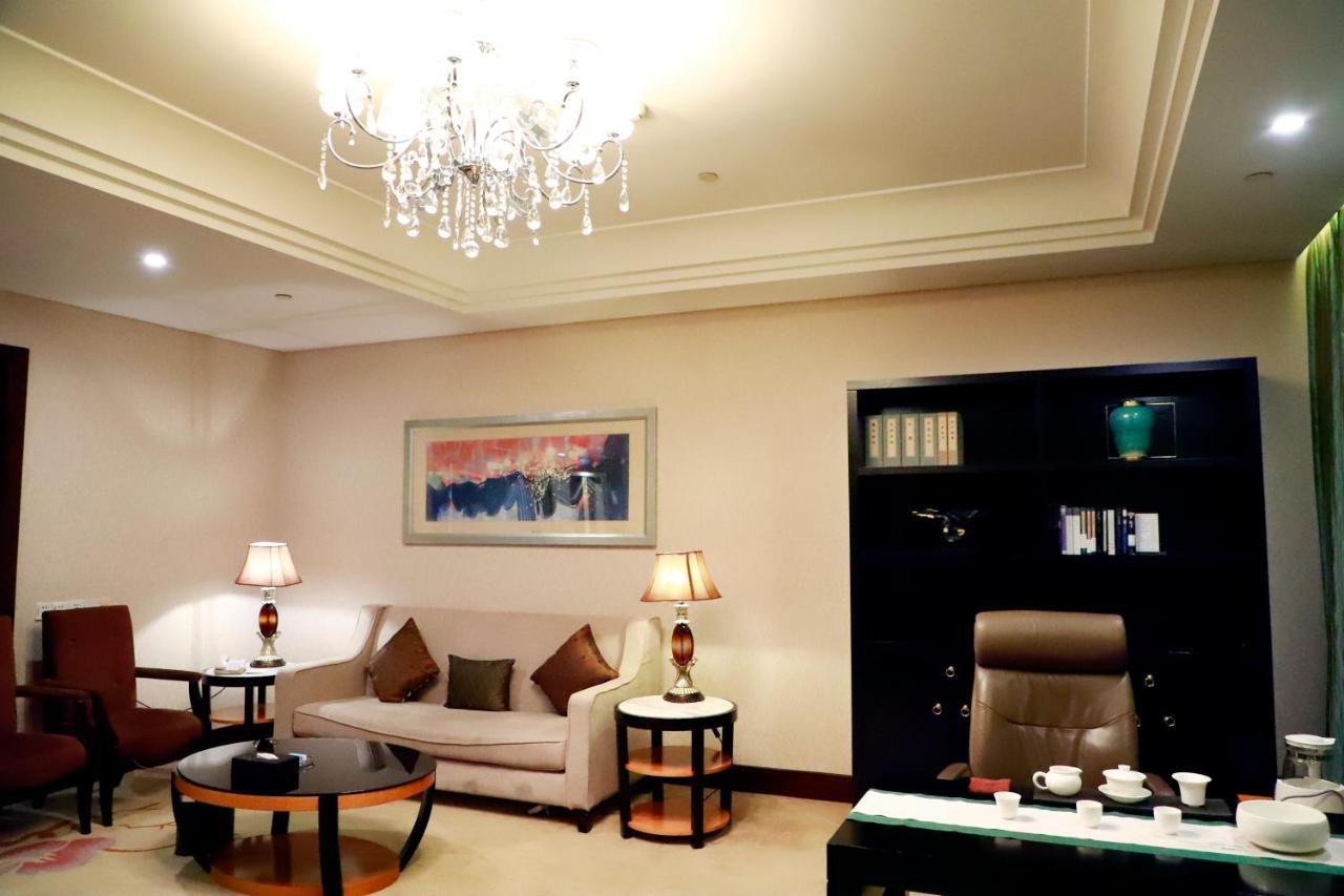 فندق Wyndham Xinyang Downtown المظهر الخارجي الصورة