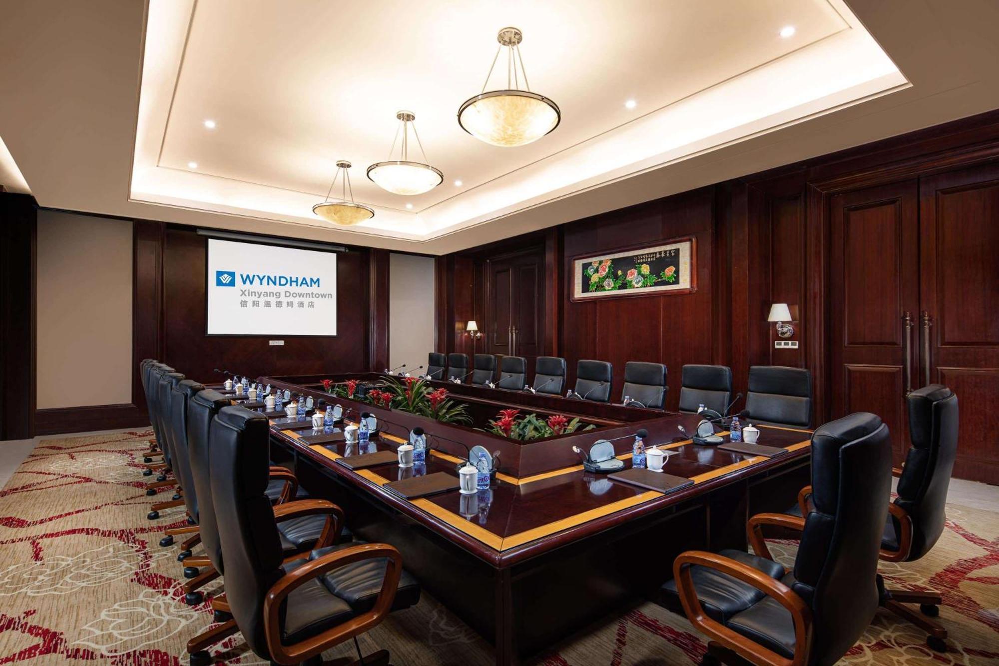 فندق Wyndham Xinyang Downtown المظهر الخارجي الصورة